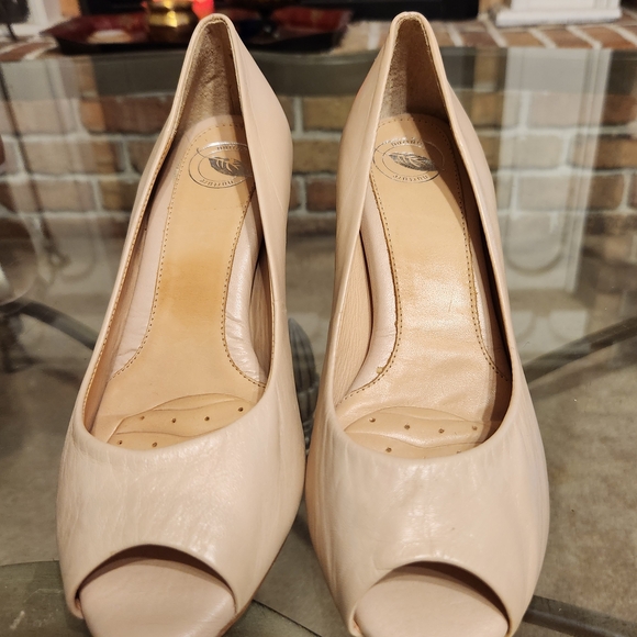 Nurture Nude Peep‎ Toe Heels - Picture 1 of 6